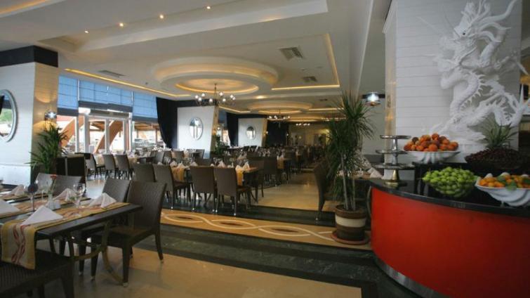 QUEEN ELiZABETH SUiTE HOTEL