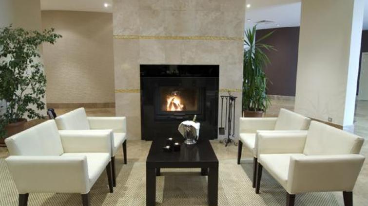 CHARiSMA DELUXE HOTEL