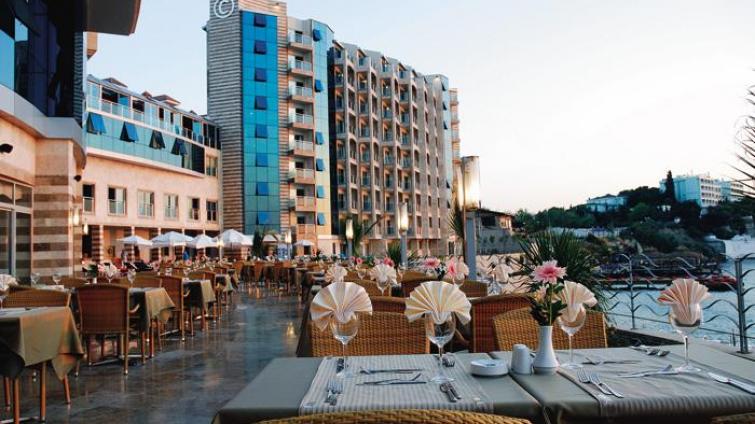 CHARiSMA DELUXE HOTEL