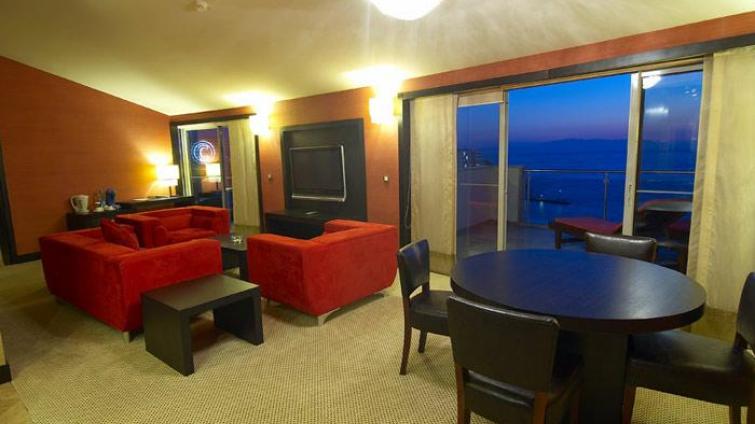CHARiSMA DELUXE HOTEL