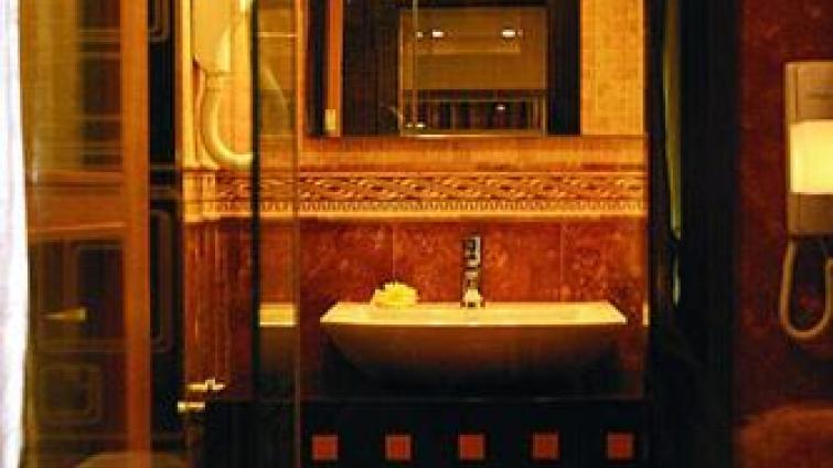 CHARiSMA DELUXE HOTEL