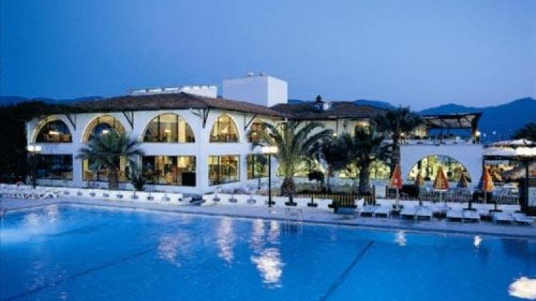 EGERiA OTEL BEACH CLUB