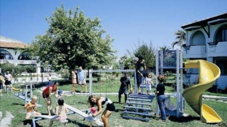 EGERiA OTEL BEACH CLUB