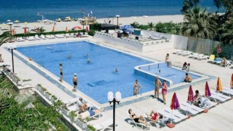EGERiA OTEL BEACH CLUB