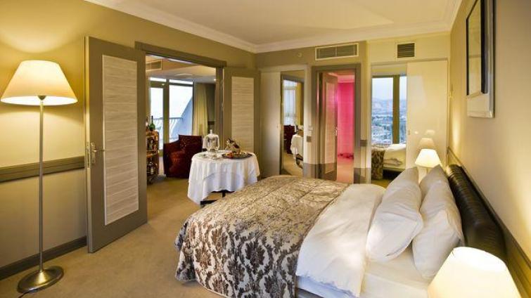FANTASiA DE LUXE HOTEL KUŞADASI