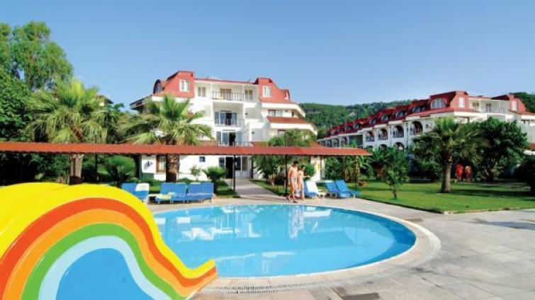 SAiLORS BEACH CLUB HOTEL