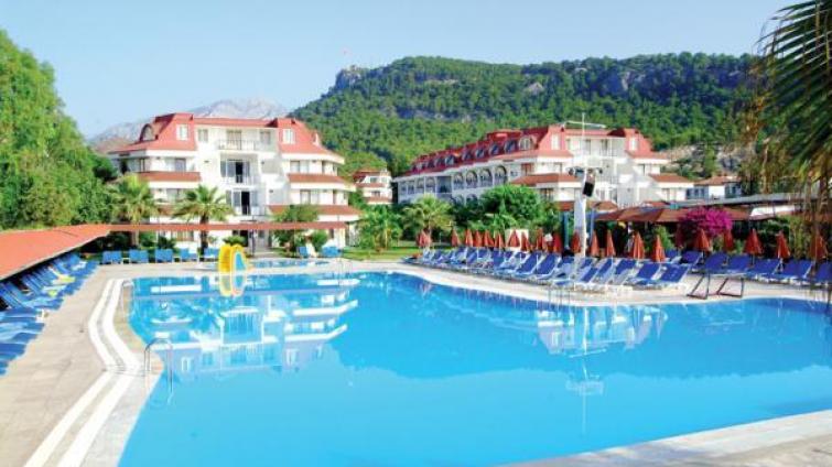 SAiLORS BEACH CLUB HOTEL
