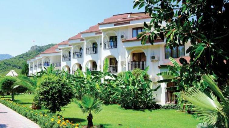 SAiLORS BEACH CLUB HOTEL