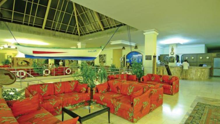 SAiLORS BEACH CLUB HOTEL