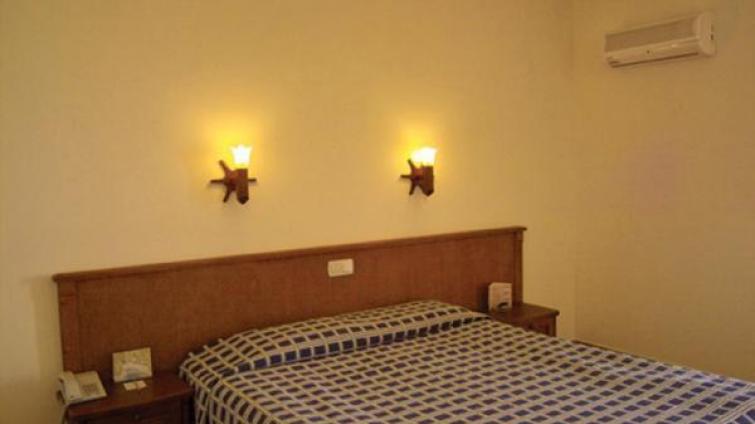 SAiLORS BEACH CLUB HOTEL