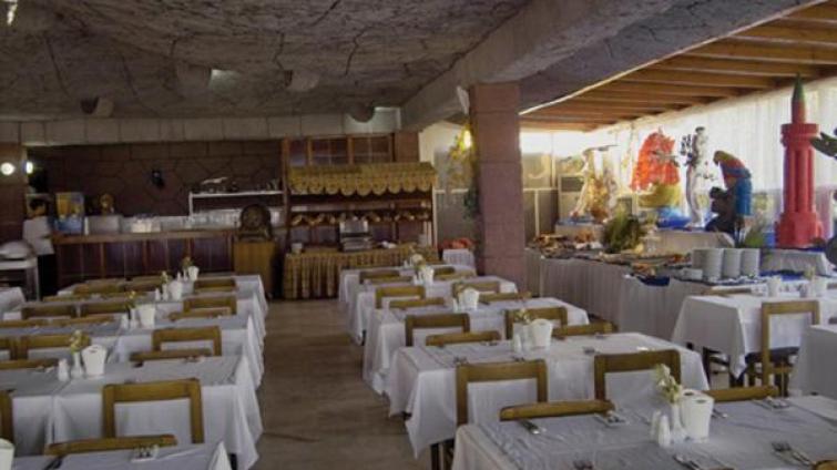 SAiLORS BEACH CLUB HOTEL