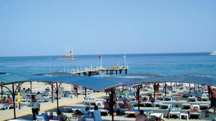 SAiLORS BEACH CLUB HOTEL