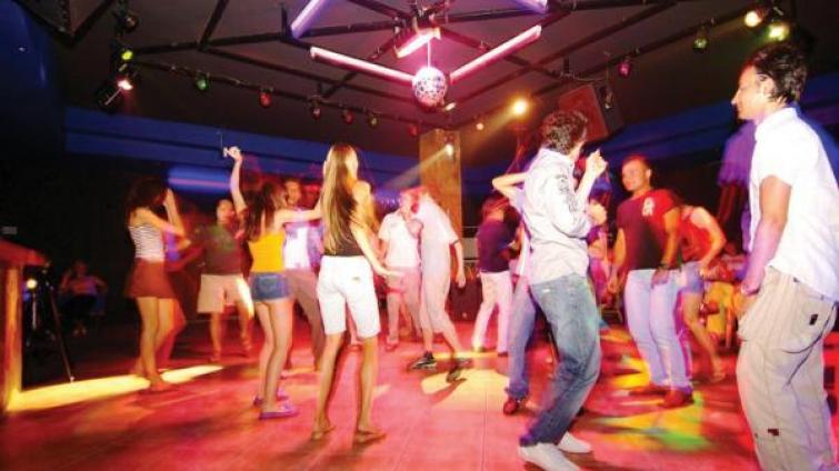 SAiLORS BEACH CLUB HOTEL