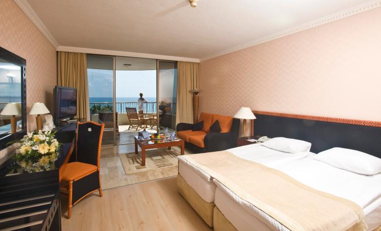 CRYSTAL SUNRİSE QUEEN LUXURY RESORT & SPA 