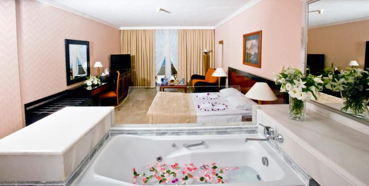 CRYSTAL SUNRİSE QUEEN LUXURY RESORT & SPA 