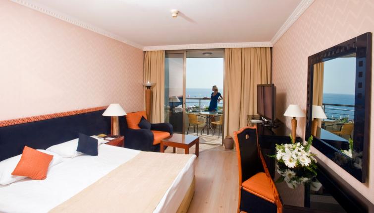 CRYSTAL SUNRİSE QUEEN LUXURY RESORT & SPA 